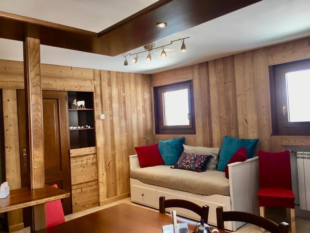 Ferienwohnung Aroma Di Legno E Profumo Di Neve Breuil-Cervinia Exterior foto