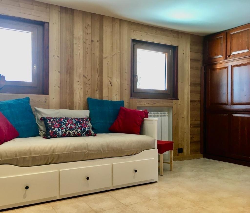 Ferienwohnung Aroma Di Legno E Profumo Di Neve Breuil-Cervinia Exterior foto